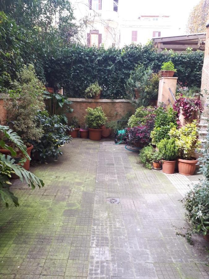 Tra Gianicolo E Trastevere Rome Exterior photo